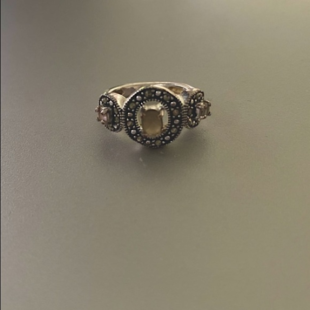 ✨ Beautiful Stone Ring ✨